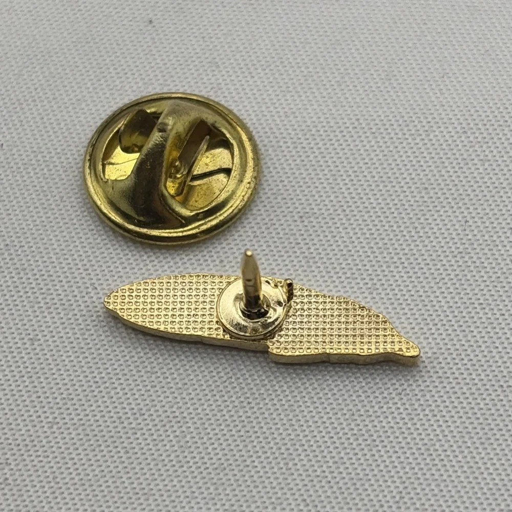 Feather‎ Cartoon Bird Red Lapel Hat Pin